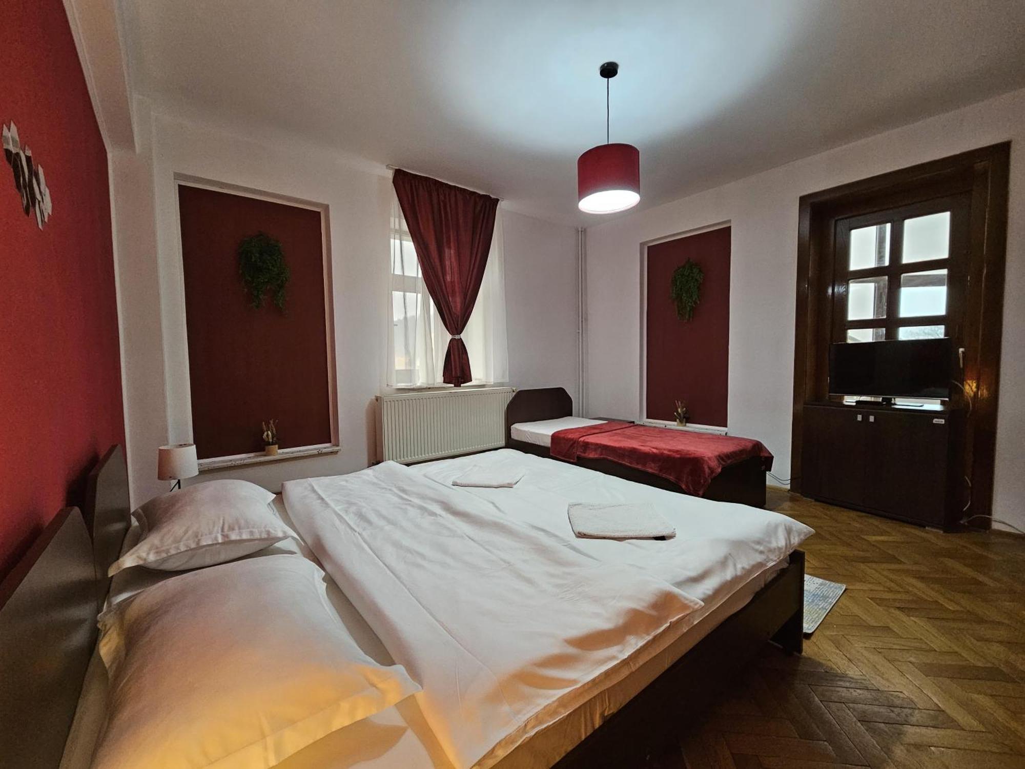 Apartment Zarnesti City Centre Vmp Free Parking Bagian luar foto