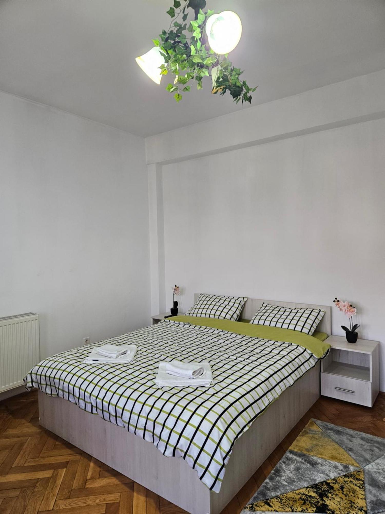 Apartment Zarnesti City Centre Vmp Free Parking Bagian luar foto