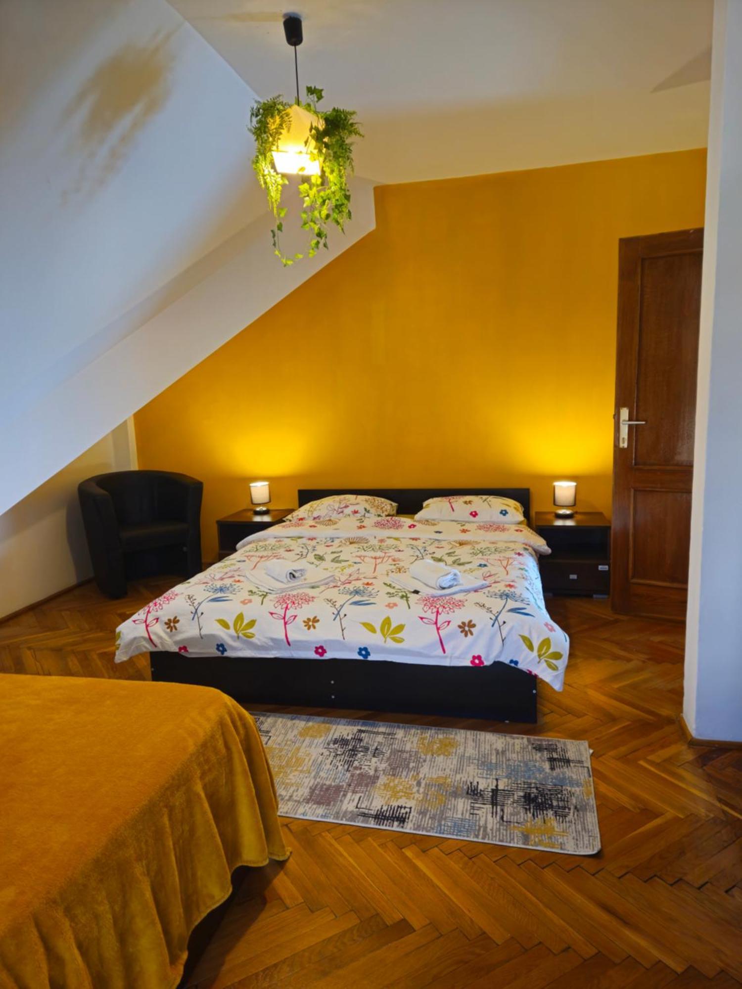 Apartment Zarnesti City Centre Vmp Free Parking Bagian luar foto