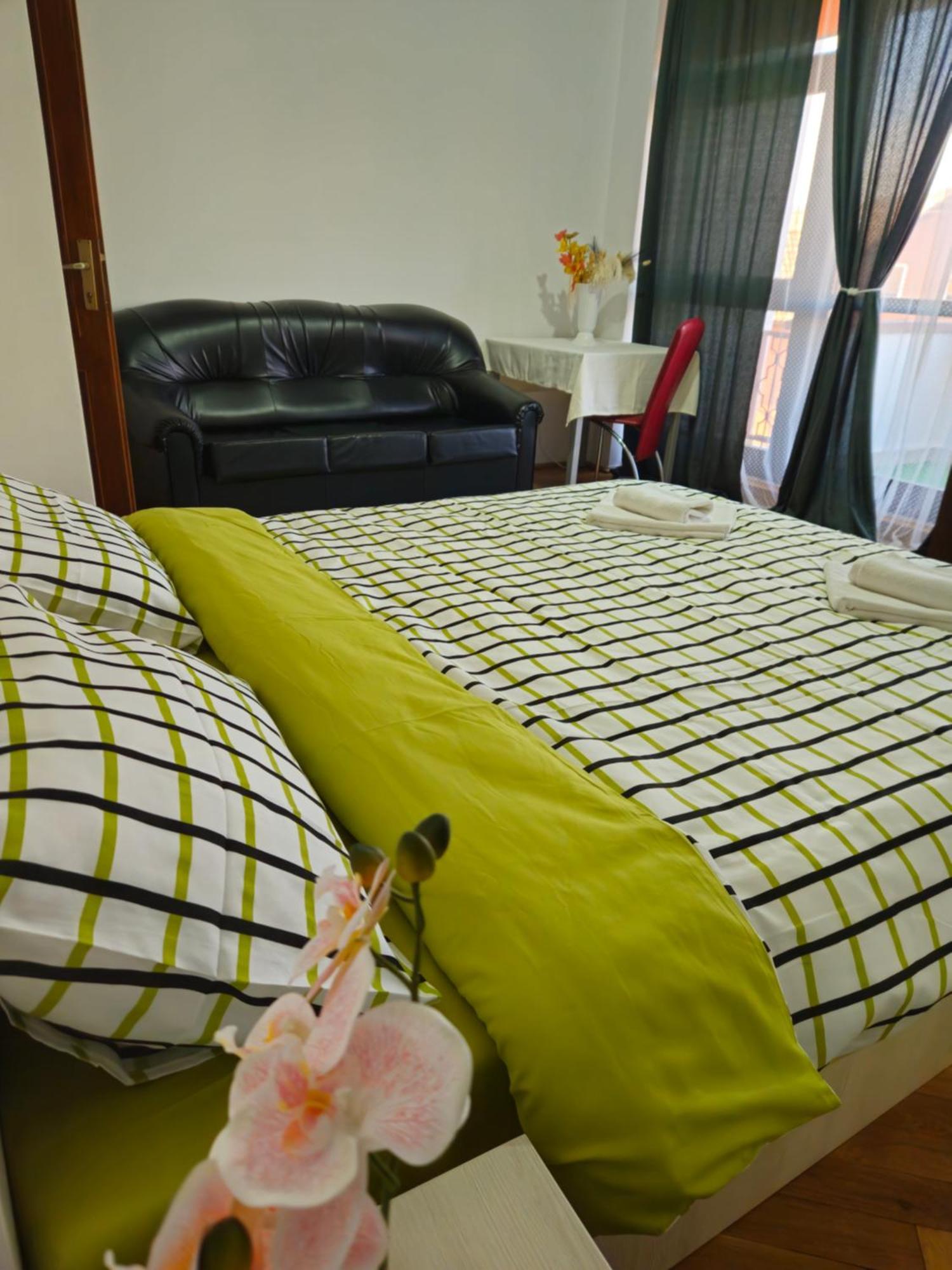 Apartment Zarnesti City Centre Vmp Free Parking Bagian luar foto