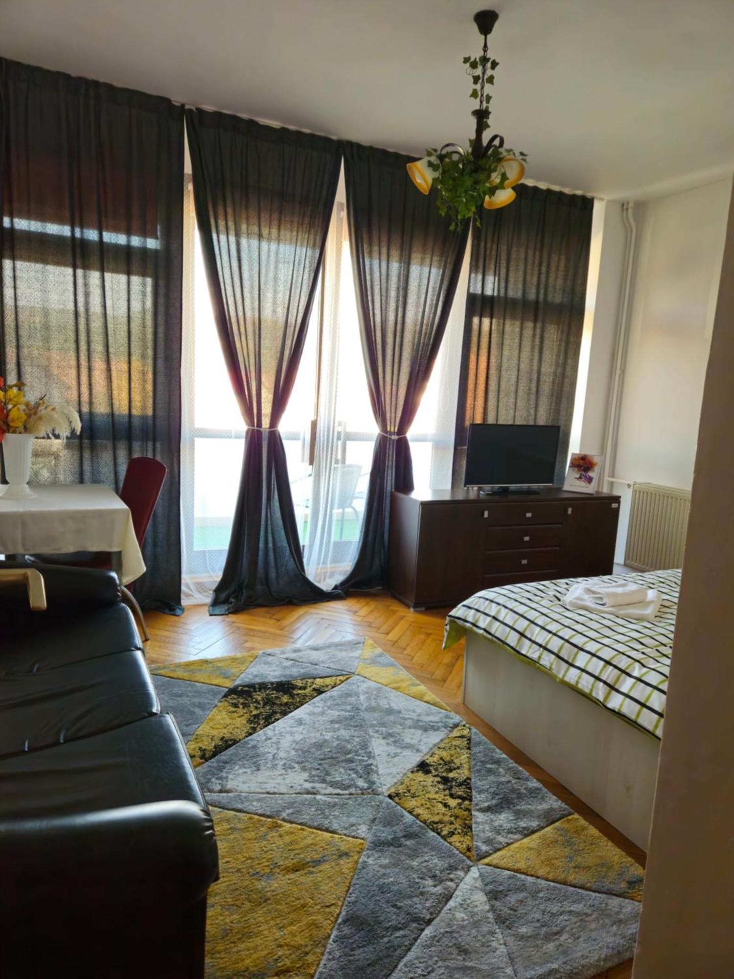 Apartment Zarnesti City Centre Vmp Free Parking Bagian luar foto