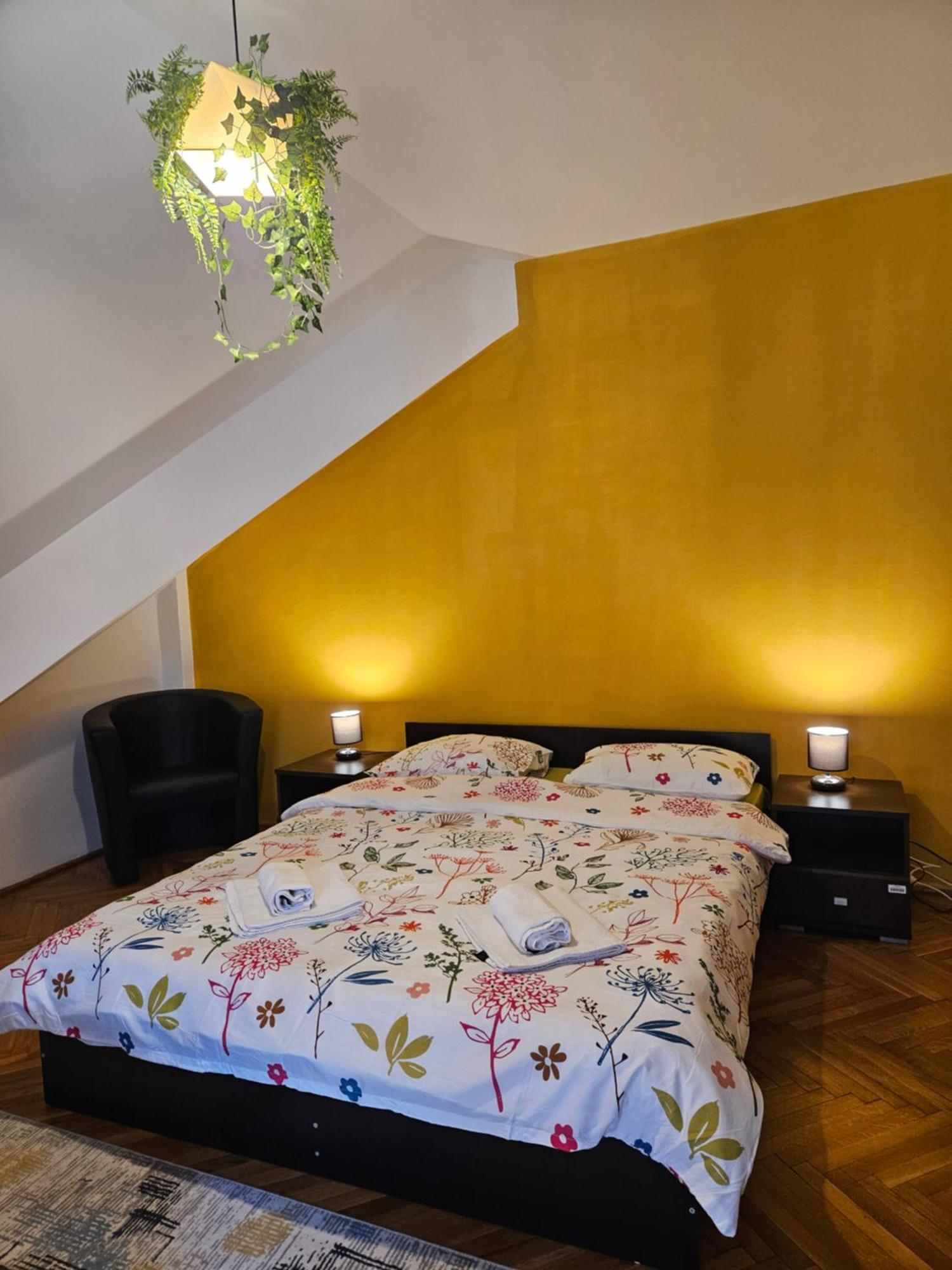 Apartment Zarnesti City Centre Vmp Free Parking Bagian luar foto