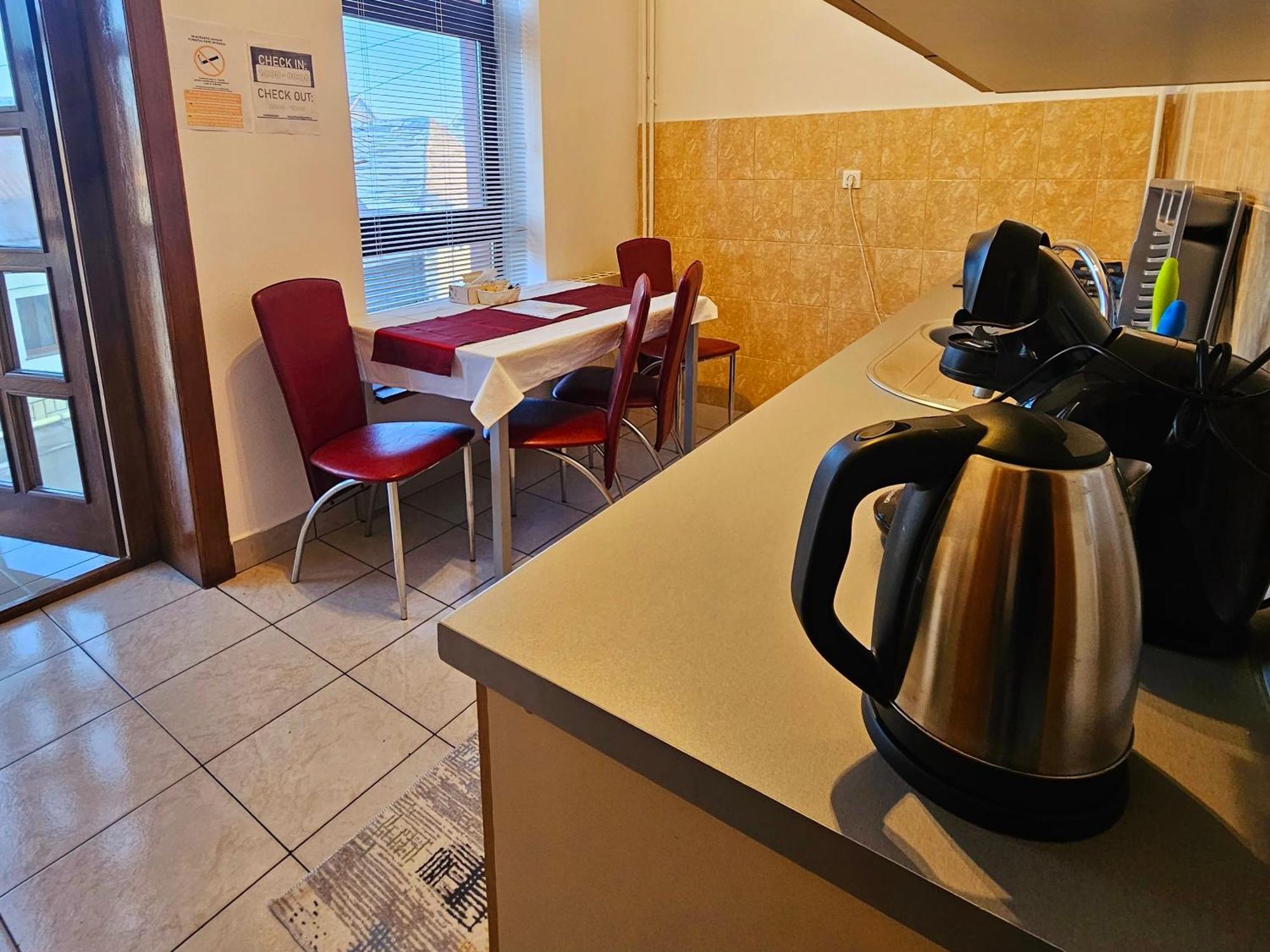 Apartment Zarnesti City Centre Vmp Free Parking Bagian luar foto