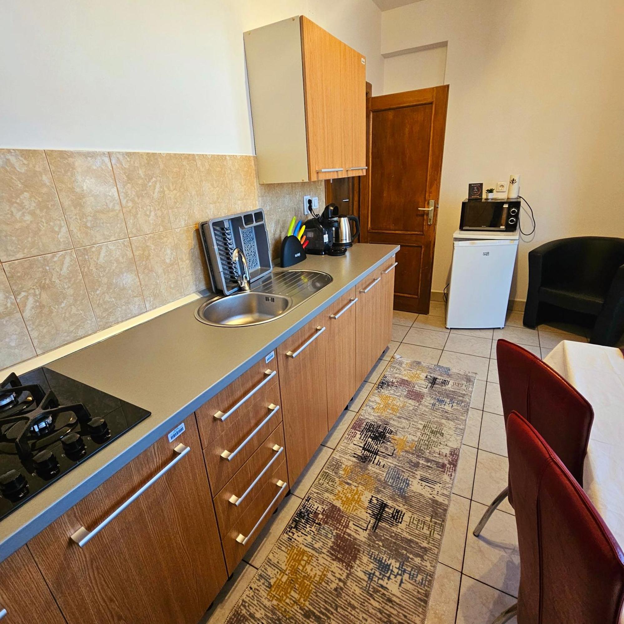 Apartment Zarnesti City Centre Vmp Free Parking Bagian luar foto