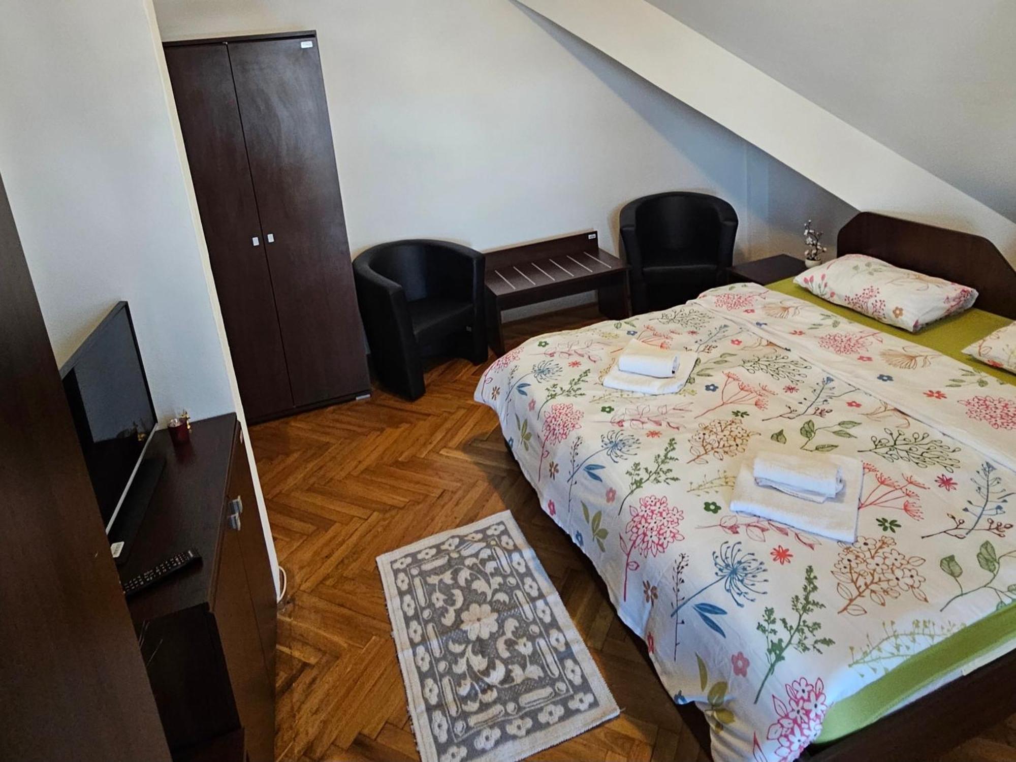 Apartment Zarnesti City Centre Vmp Free Parking Bagian luar foto