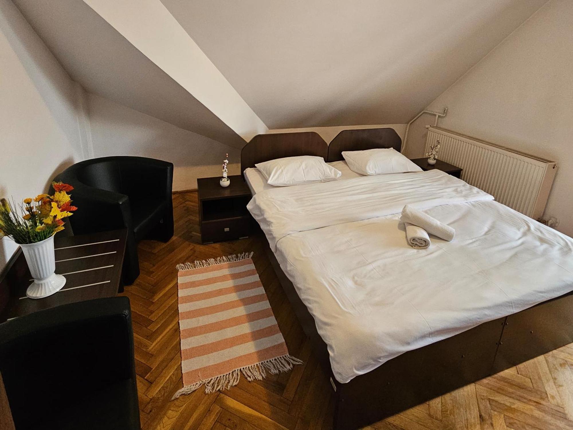 Apartment Zarnesti City Centre Vmp Free Parking Bagian luar foto
