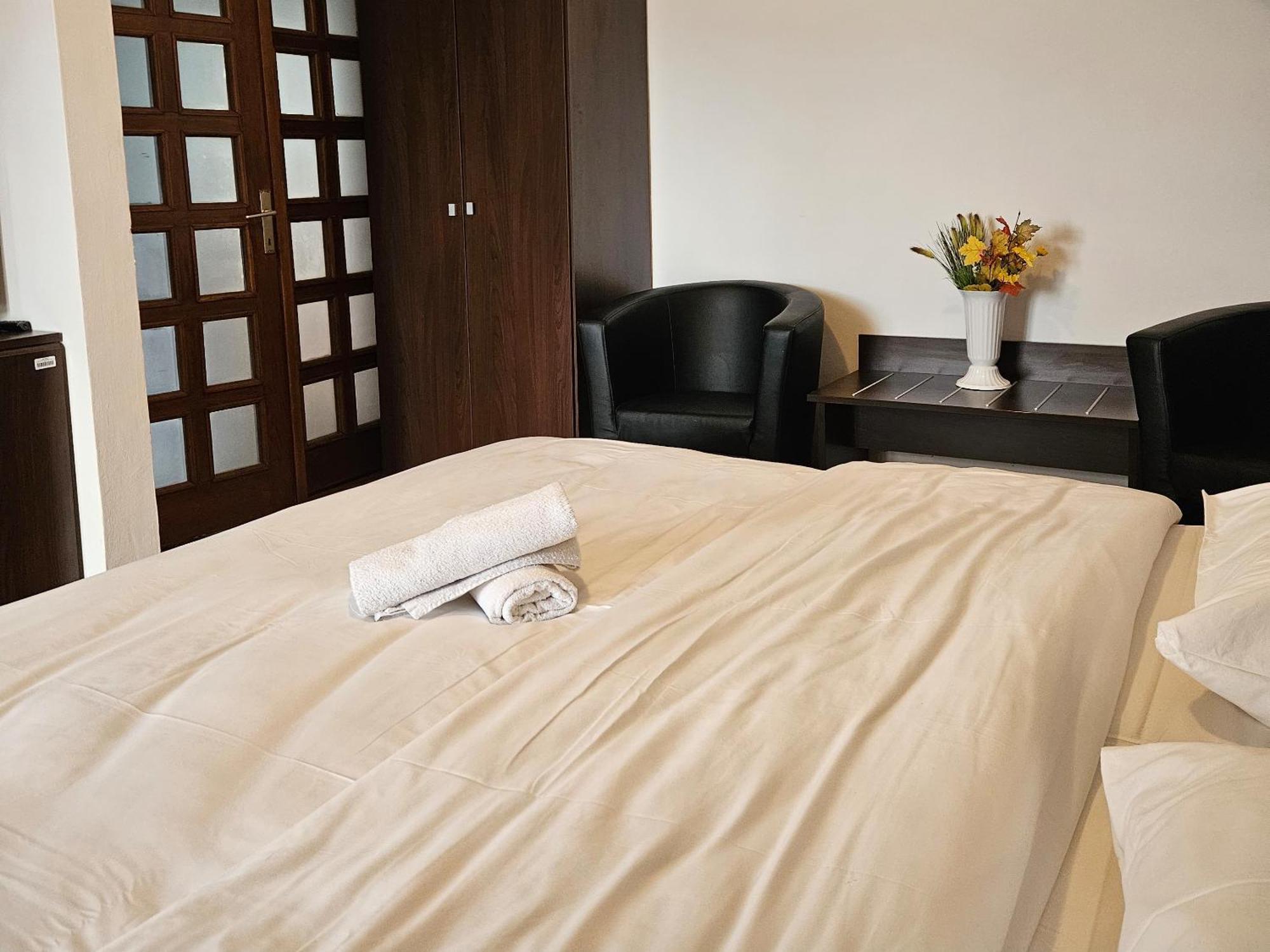 Apartment Zarnesti City Centre Vmp Free Parking Bagian luar foto